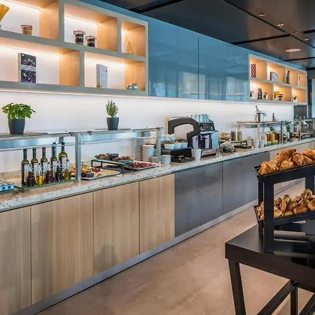 Melia Frankfurt Hotell 4*