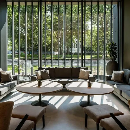Melia Frankfurt 4*