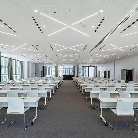 Melia Frankfurt ホテル フランクフルト