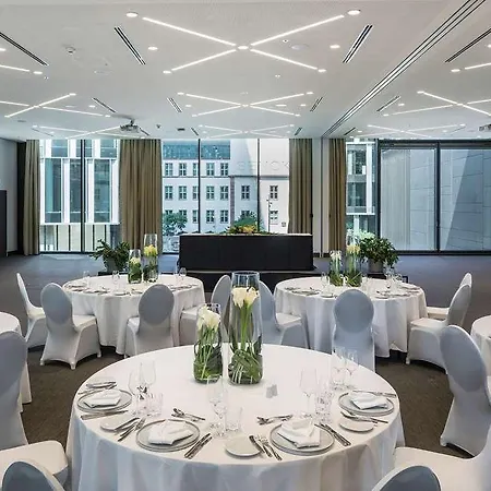 Melia Frankfurt ホテル 4*