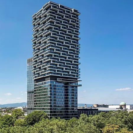 ホテル Melia Frankfurt 4*