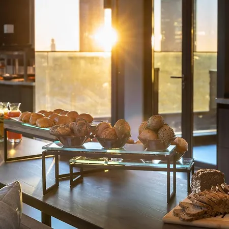 ホテル Melia Frankfurt 4*