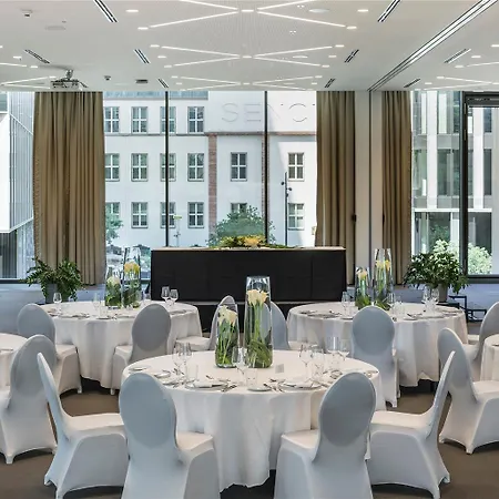 Melia Frankfurt ホテル フランクフルト