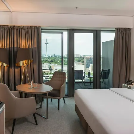 Melia Frankfurt Отель