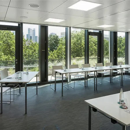 Otel Melia Frankfurt 4*